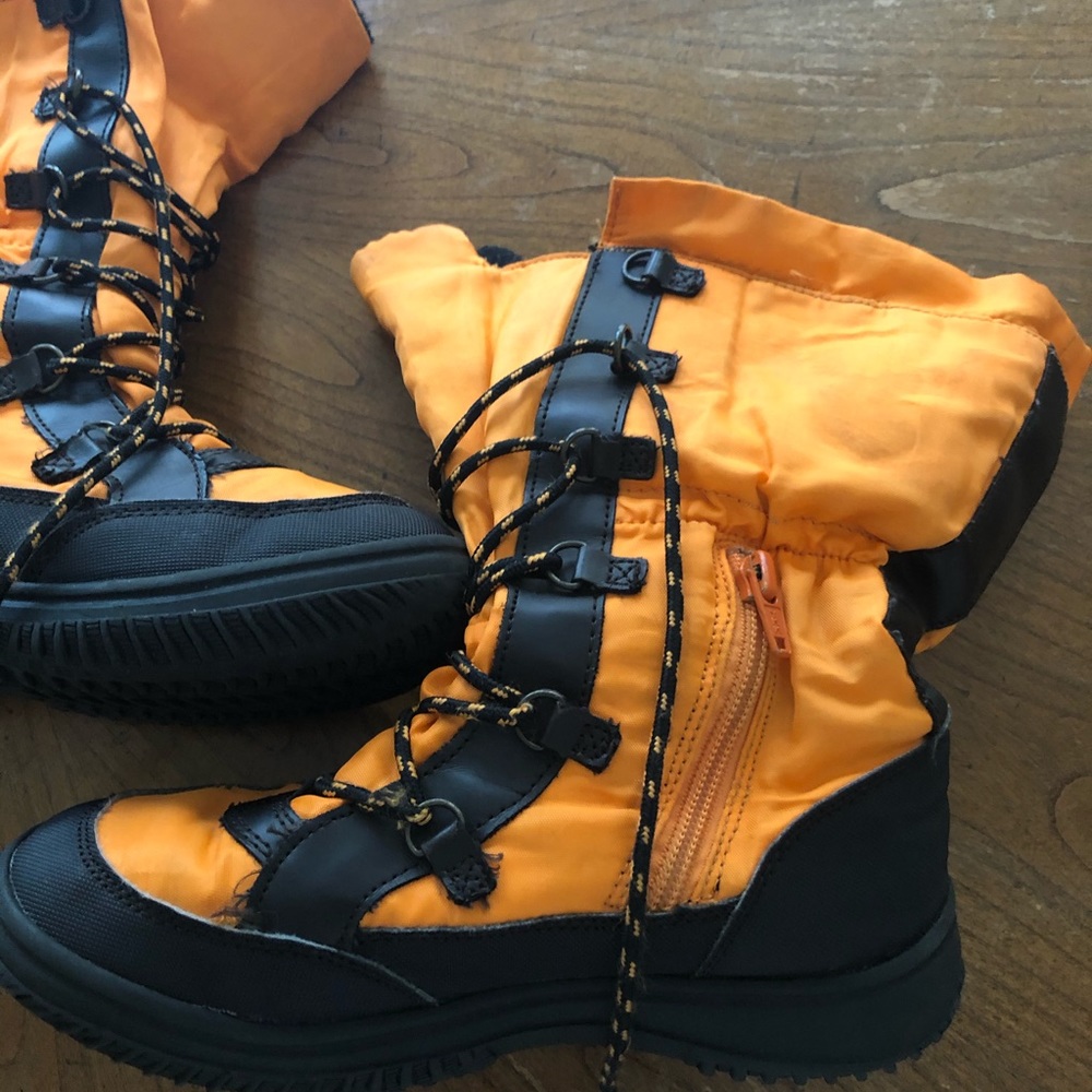 Boys boots